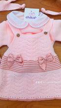 Cargar imagen en el visor de la galería, Conjunto de vestido lana con jersey y capota rosa bebe | Canastilla