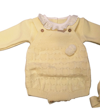 Cargar imagen en el visor de la galería, Conjunto lana 3 piezas &quot;1807&quot; de 0 a 6 meses color amarillo | Canastilla
