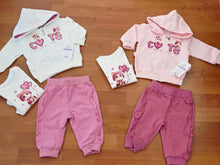 Cargar imagen en el visor de la galería, Chandal &quot;c❤️te&quot; 3 piezas 3 a 18 meses , 2 colores