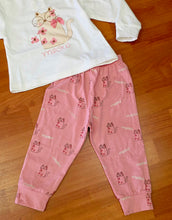 Cargar imagen en el visor de la galería, Pijama 1 a 5 años rosa/blanco gatitos | Invierno