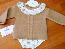 Cargar imagen en el visor de la galería, Conjunto lana color camel 3 a 12 meses | Canastilla