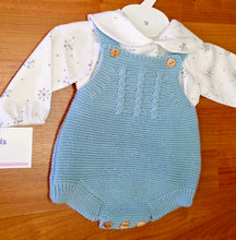 Cargar imagen en el visor de la galería, Conjunto peto lana color verde y camisa 1 a 6 meses | Canastilla