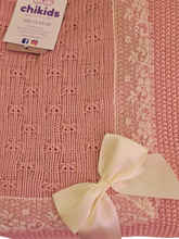 Cargar imagen en el visor de la galería, Toca lana encaje color rosa empolvado / nude | Canastilla