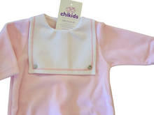 Cargar imagen en el visor de la galería, Pelele &quot;ref 22 babero&quot; rosa terciopelo | Canastilla