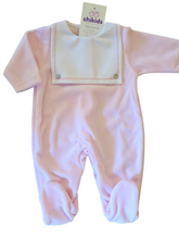 Cargar imagen en el visor de la galería, Pelele &quot;ref 22 babero&quot; rosa terciopelo | Canastilla