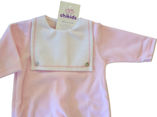 Cargar imagen en el visor de la galería, Pelele &quot;ref 22 babero&quot; rosa terciopelo | Canastilla