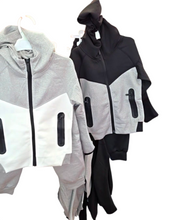 Cargar imagen en el visor de la galería, Chandal &quot;JC&quot; 4 a 14 años en 2 colores