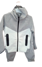 Cargar imagen en el visor de la galería, Chandal &quot;JC&quot; 4 a 14 años en 2 colores