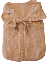 Cargar imagen en el visor de la galería, Saco de lana &quot;borlones&quot; camel