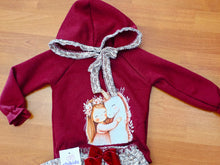 Cargar imagen en el visor de la galería, Conjunto granate &quot;Princesa y unicornio&quot; 12 a 48 meses