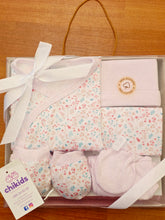 Cargar imagen en el visor de la galería, Set prenatal 5 piezas " Pétalos flores rosas"  | "Interbaby"  Canastilla