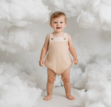 Cargar imagen en el visor de la galería, Peto "Delhi" 1 a 18 mes melocotón | Calamaro