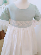 Cargar imagen en el visor de la galería, Vestido "Leonor" verde 2 a 12 años | Ceremonia Primavera Verano