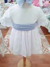 Cargar imagen en el visor de la galería, Vestido Plumeti "Leticia" celeste | Ceremonia Primavera Verano

Ref leticia