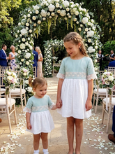 Cargar imagen en el visor de la galería, Vestido "Leonor" verde 2 a 12 años | Ceremonia Primavera Verano