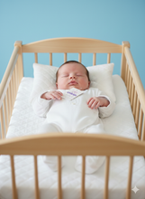 Cargar imagen en el visor de la galería, Pelele 'pecho plumeti" 0 a 6 mes blanco | Primavera verano

Ref 30