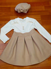 Cargar imagen en el visor de la galería, Vestido &quot;Adela&quot;marfil con boina de 4 a 14 años