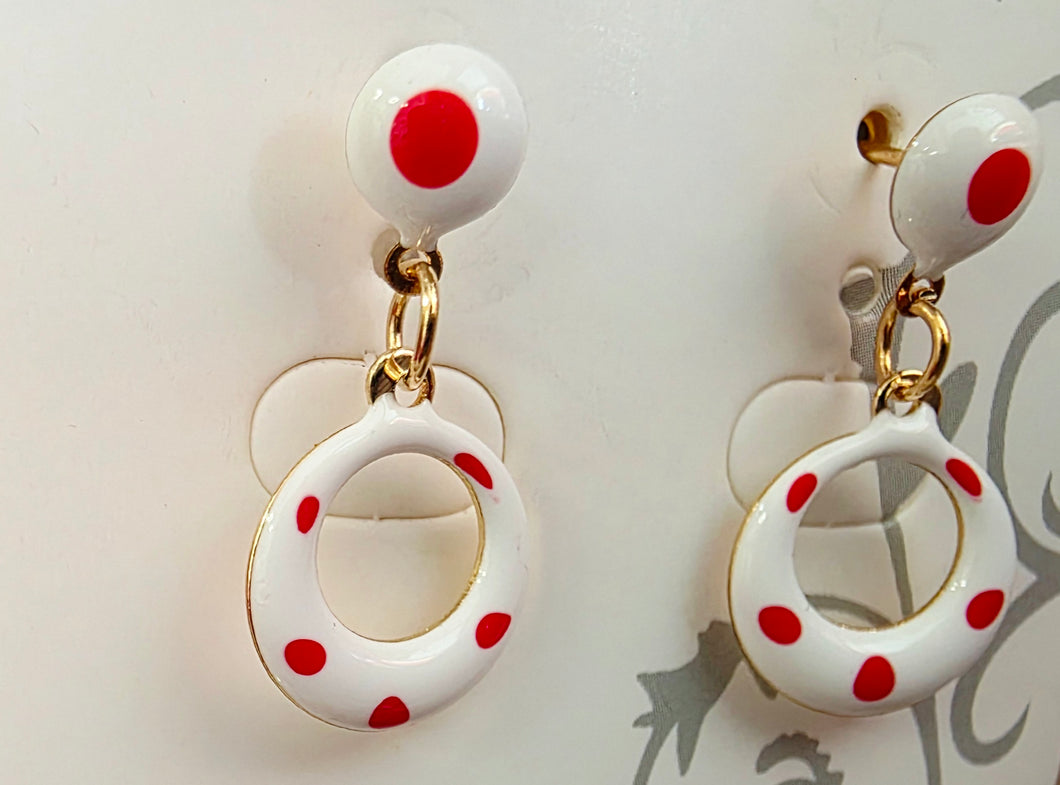 Pendientes pequeño  flamenca blanco con lunar rojo de tornillo