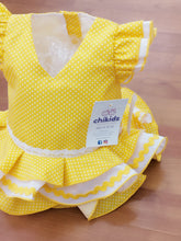 Cargar imagen en el visor de la galería, Vestido y braga Flamenca &quot;Rosarillo&quot; amarillo 3 a 18 meses.