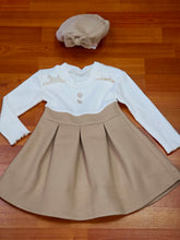 Cargar imagen en el visor de la galería, Vestido &quot;Adela&quot;marfil con boina de 4 a 14 años