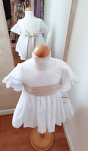 Cargar imagen en el visor de la galería, Vestido Plumeti "Leticia" topo-arena 2 a 12 años | Ceremonia Primavera Verano