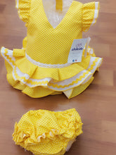 Cargar imagen en el visor de la galería, Vestido y braga Flamenca &quot;Rosarillo&quot; amarillo 3 a 18 meses.