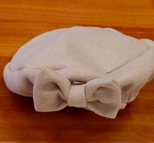 Cargar imagen en el visor de la galería, Vestido &quot;Adela&quot;marfil con boina de 4 a 14 años