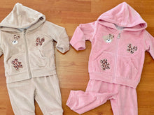 Cargar imagen en el visor de la galería, Conjunto 3 piezas "osito corazon" 1 a 12 meses