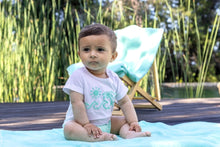 Cargar imagen en el visor de la galería, Conjunto baño "Vichy" 6 a 24 mes niño | Calamaro