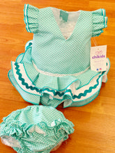Cargar imagen en el visor de la galería, Vestido y braga Flamenca "Rosarillo" verde agua/blanco 3 a 18 meses.