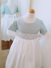 Cargar imagen en el visor de la galería, Vestido "Leonor" verde 2 a 12 años | Ceremonia Primavera Verano