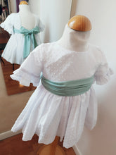 Cargar imagen en el visor de la galería, Vestido Plumeti "Leticia" verde 2 a 12 años | Ceremonia Primavera Verano