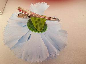 Flor flamenca pinza pico pato celeste