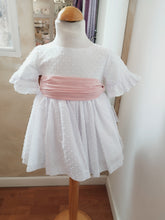 Cargar imagen en el visor de la galería, Vestido Plumeti "Leticia" rosa 2 a 12 años | Ceremonia Primavera Verano