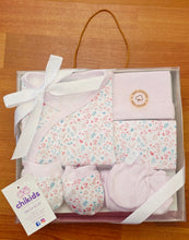 Cargar imagen en el visor de la galería, Set prenatal 5 piezas " Pétalos flores rosas"  | "Interbaby"  Canastilla