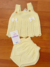 Cargar imagen en el visor de la galería, Conjunto "nube" hilo amarillo 0 y 3 meses ref 1884 | Canastilla Verano