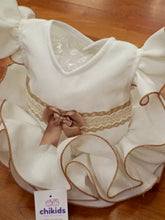 Cargar imagen en el visor de la galería, Vestido y braga Flamenca "Paquera" Blanco roto 3 a 12 meses