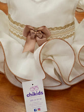 Cargar imagen en el visor de la galería, Vestido y braga Flamenca "Paquera" Blanco roto 3 a 12 meses