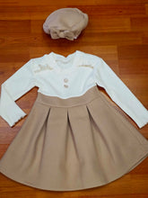 Cargar imagen en el visor de la galería, Vestido &quot;Adela&quot;marfil con boina de 4 a 14 años