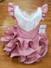 Cargar imagen en el visor de la galería, Traje/vestido de flamenca "Cayetana" Rosa empolvado con tres volantes