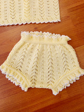 Cargar imagen en el visor de la galería, Conjunto hilo "Jazmin" amarillo 0 y 3 meses ref:1883 | Canastilla