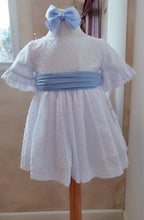 Cargar imagen en el visor de la galería, Vestido Plumeti "Leticia" celeste | Ceremonia Primavera Verano

Ref leticia