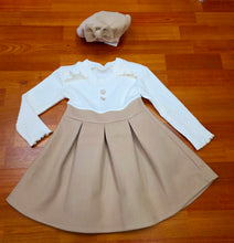 Cargar imagen en el visor de la galería, Vestido &quot;Adela&quot;marfil con boina de 4 a 14 años