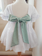 Cargar imagen en el visor de la galería, Vestido Plumeti "Leticia" verde 2 a 12 años | Ceremonia Primavera Verano