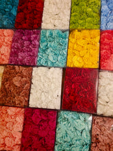 Cargar imagen en el visor de la galería, Flor flamenca pinza varioa colores