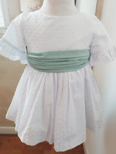 Cargar imagen en el visor de la galería, Vestido Plumeti "Leticia" verde 2 a 12 años | Ceremonia Primavera Verano