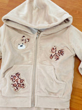 Cargar imagen en el visor de la galería, Conjunto 3 piezas "osito corazon" 1 a 12 meses