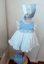 Cargar imagen en el visor de la galería, Jesusito+braga+capota "Leonor" celeste 0 a 24 meses | Ceremonia Primavera Verano